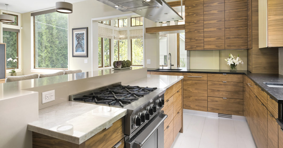 sink or stove on kitchen island